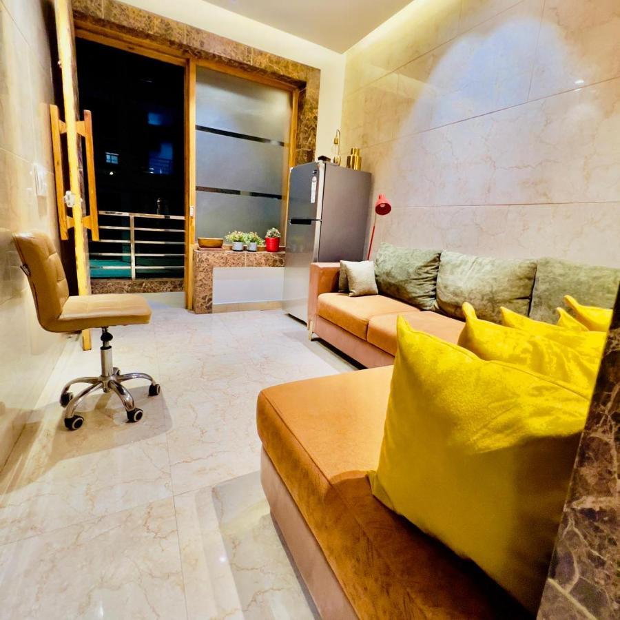 Divine Studios Rajouri Garden 뉴델리 외부 사진
